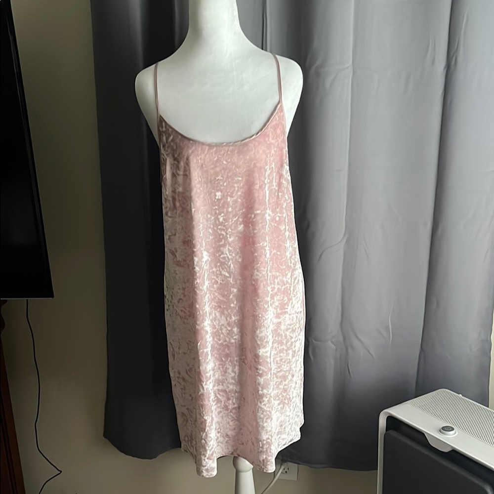 NWT ❤️ Victoria's Secret Pink Velvet Slip Dress